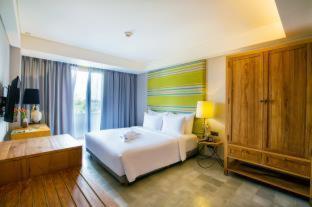 Deluxe Room with Balcony